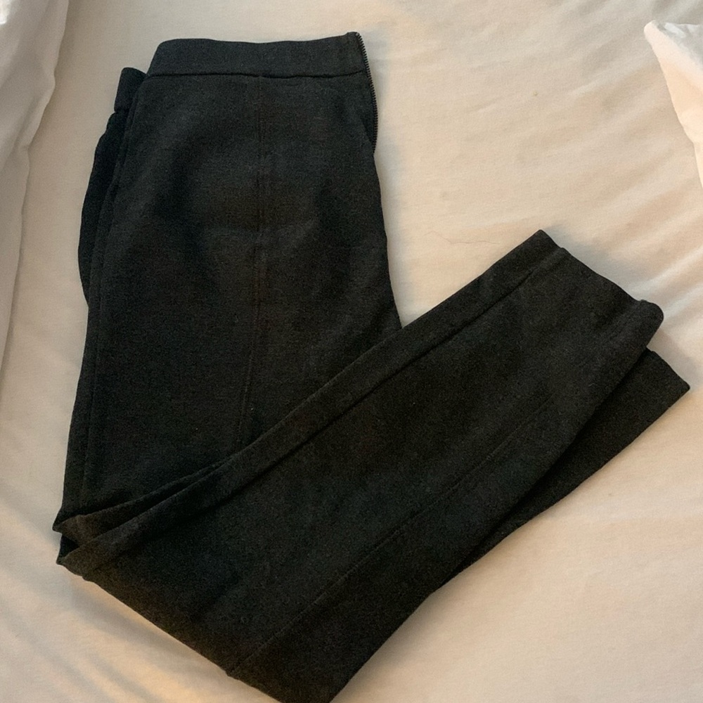 J crew legging pants
Dark grey
Size petite M
